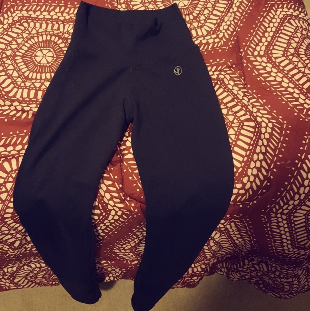 BLACK BUTT SCRUNCH LEGGINGS!! - Picture 2 of 10